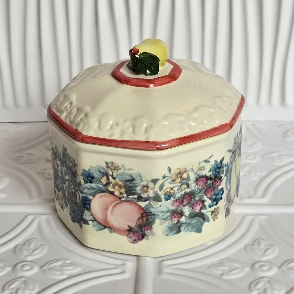 Avon Sweet Country Harvest Butter Tub,‎ Candy Dish, Trinket Dish Pear Top